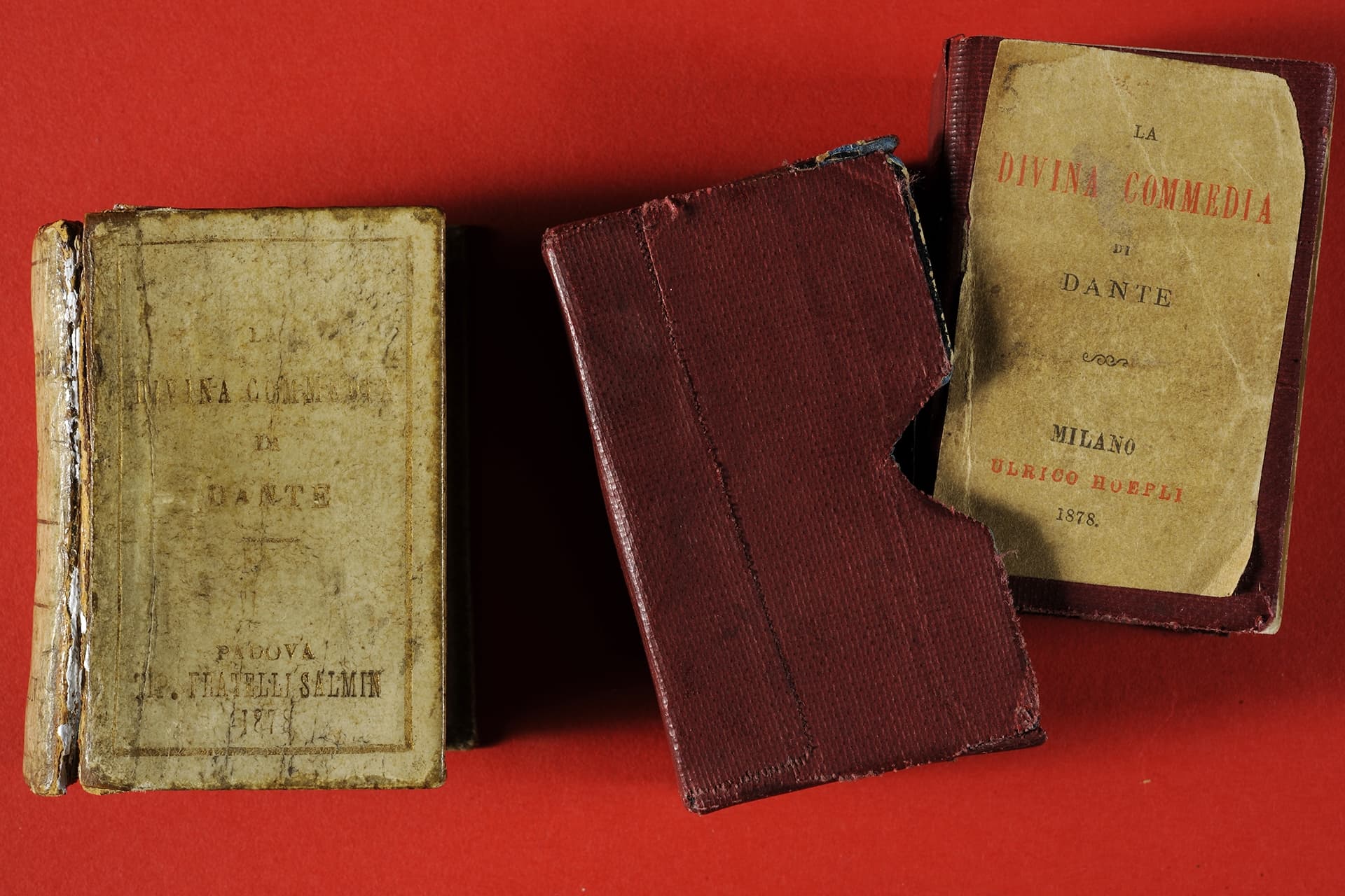 01 i28 miniature book